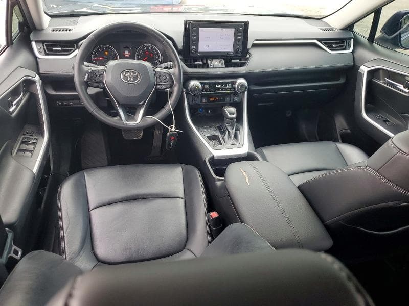 2020 TOYOTA RAV4 XLE PREMIUM 8