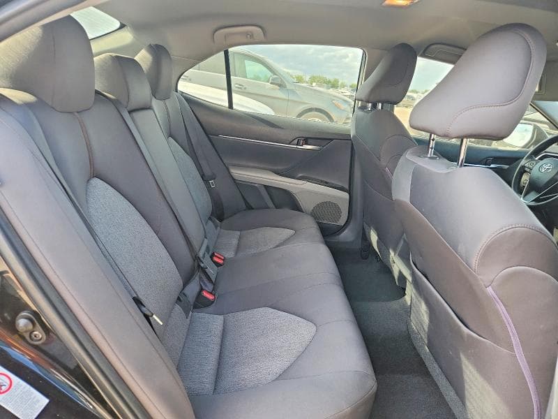 2018 TOYOTA CAMRY LE 10