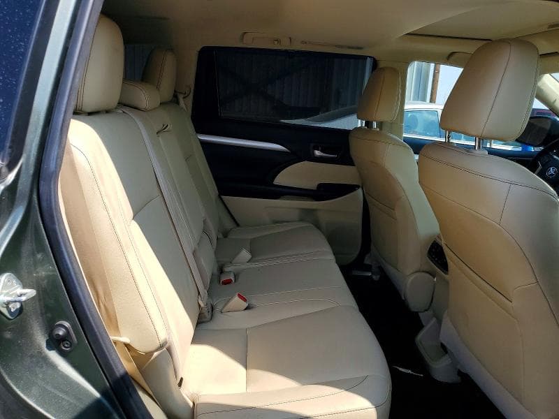 2017 TOYOTA HIGHLANDER XLE 10