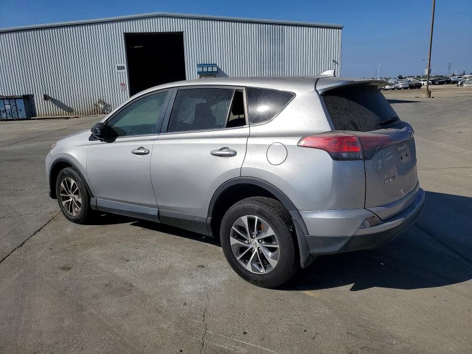 2018 TOYOTA RAV4 LE 2