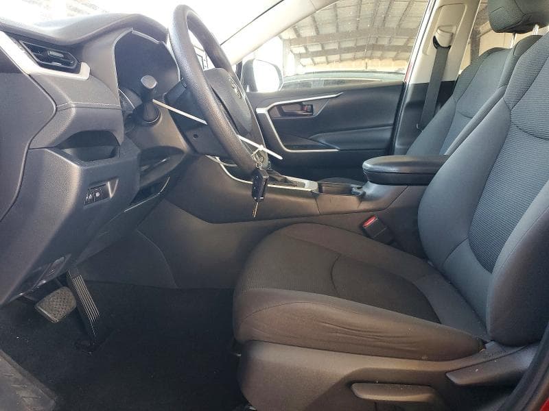 2019 TOYOTA RAV4 LE 7