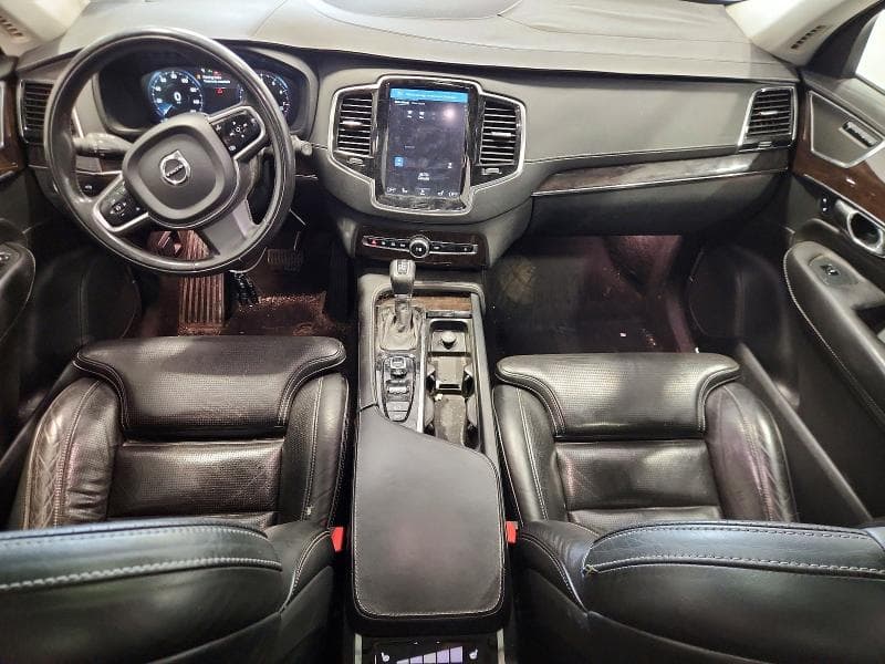 2017 VOLVO XC90 T6 8
