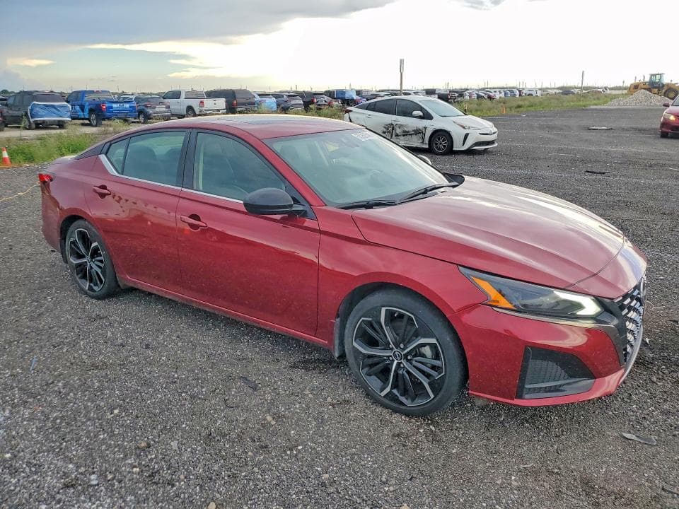 2024 NISSAN ALTIMA SR 4