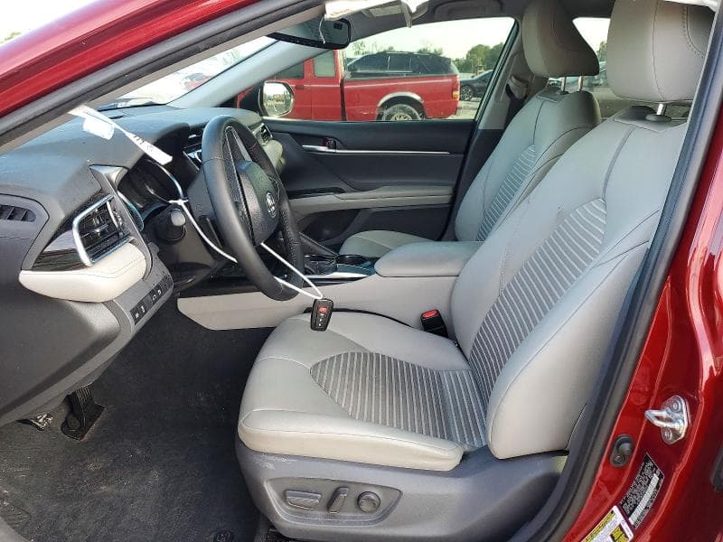 2018 TOYOTA CAMRY SE 7