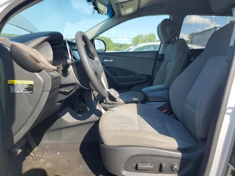 2017 HYUNDAI SANTA FE SE 7