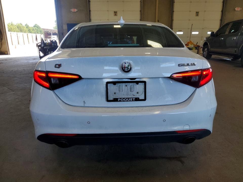 2017 ALFA ROMEO GIULIA Q4 6