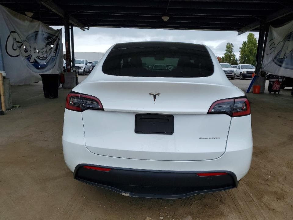 2023 TESLA MODEL Y 6