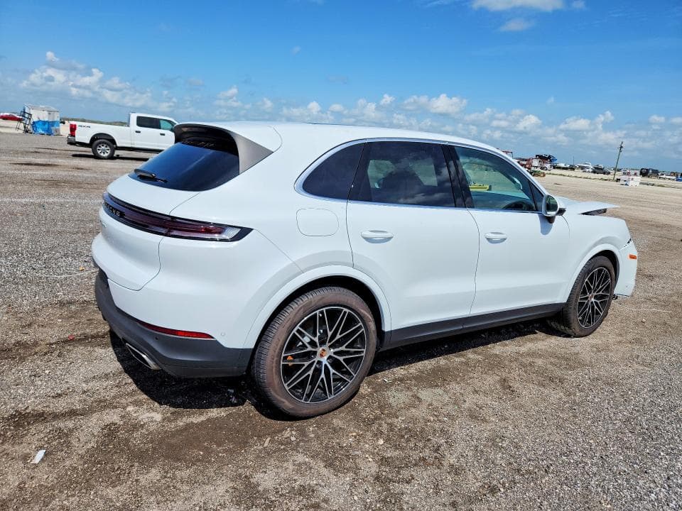 2026 PORSCHE CAYENNE 3