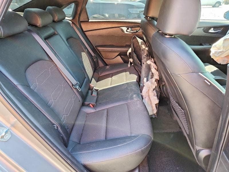 2023 KIA FORTE GT LINE 10