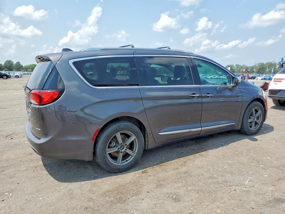 2017 CHRYSLER PACIFICA LIMITED 3