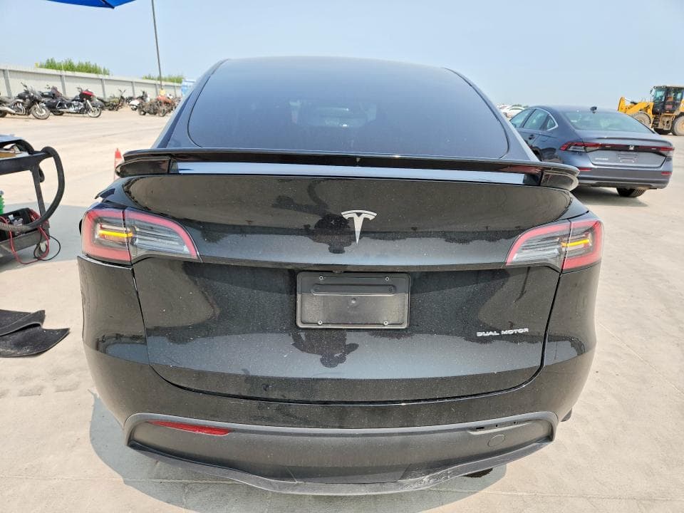 2023 TESLA MODEL Y 6