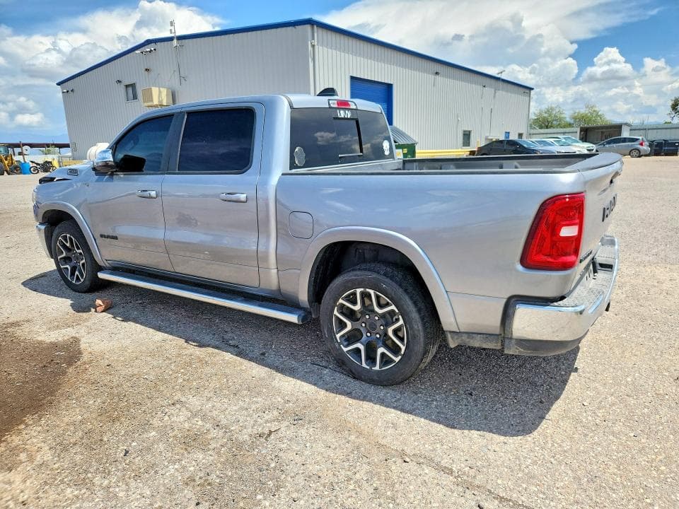 2025 RAM 1500 LARAMIE 2