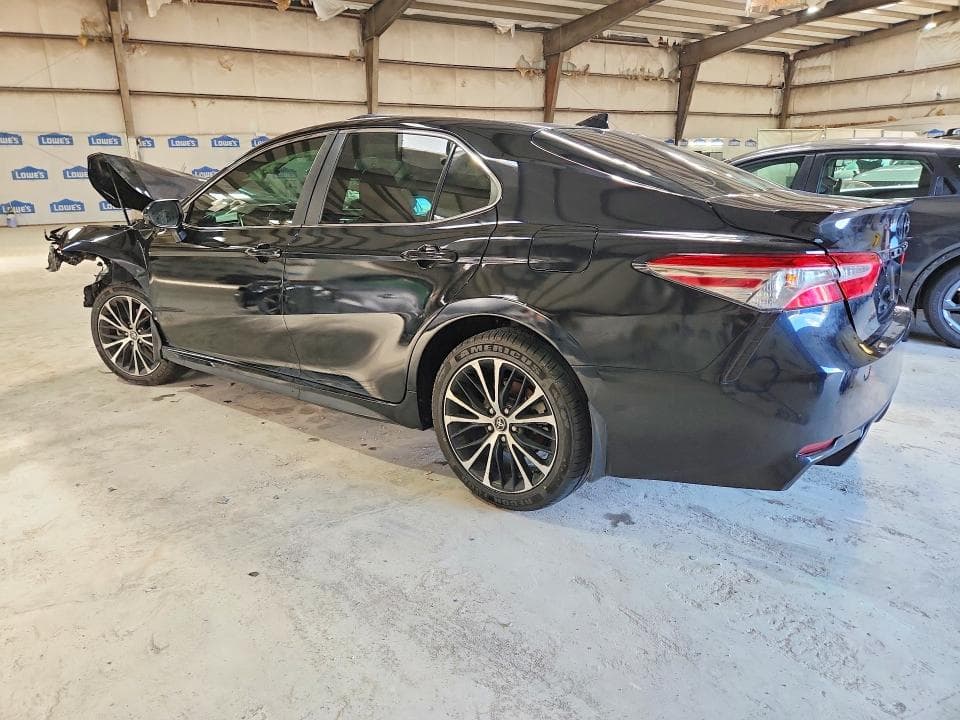 2020 TOYOTA CAMRY SE 2