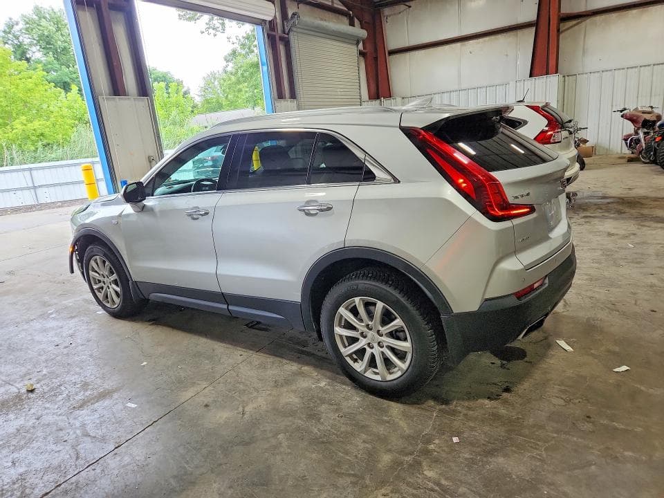 2022 CADILLAC XT4 LUXURY 2