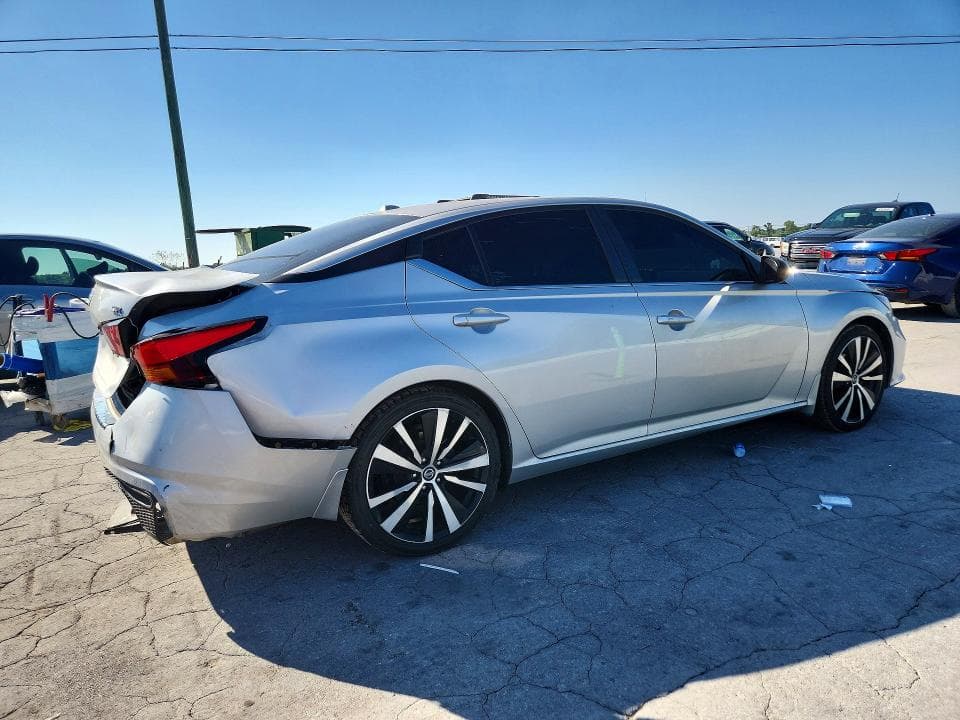 2022 NISSAN ALTIMA SR 3