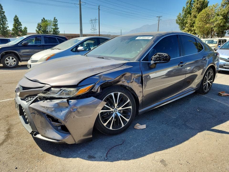 2020 TOYOTA CAMRY SE - 1