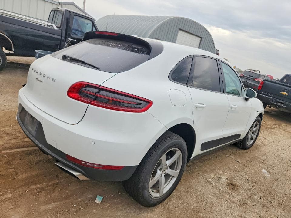 2018 PORSCHE MACAN 3