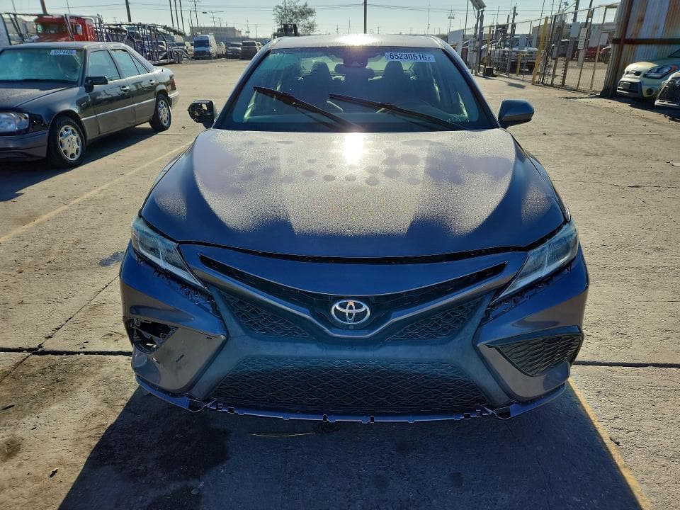 2019 TOYOTA CAMRY LE 5