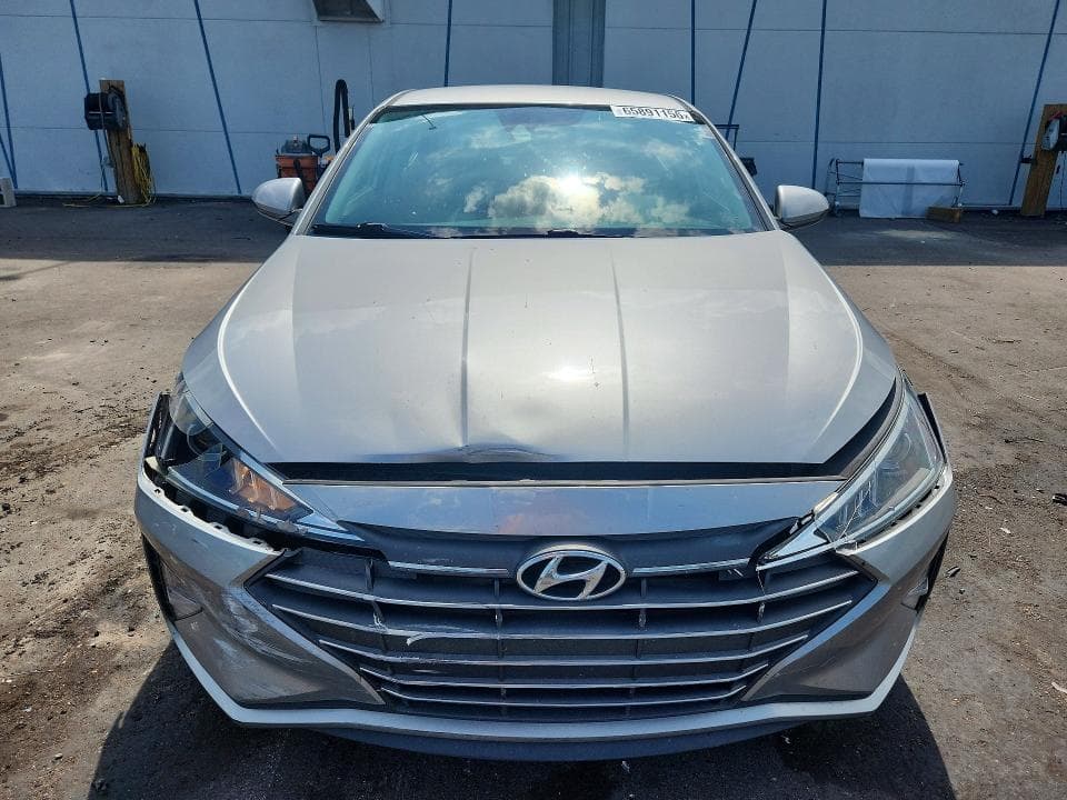 2020 HYUNDAI ELANTRA SE 5