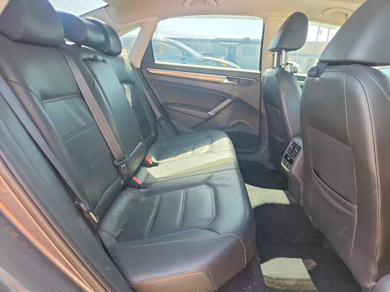 2017 VOLKSWAGEN PASSAT SE 10