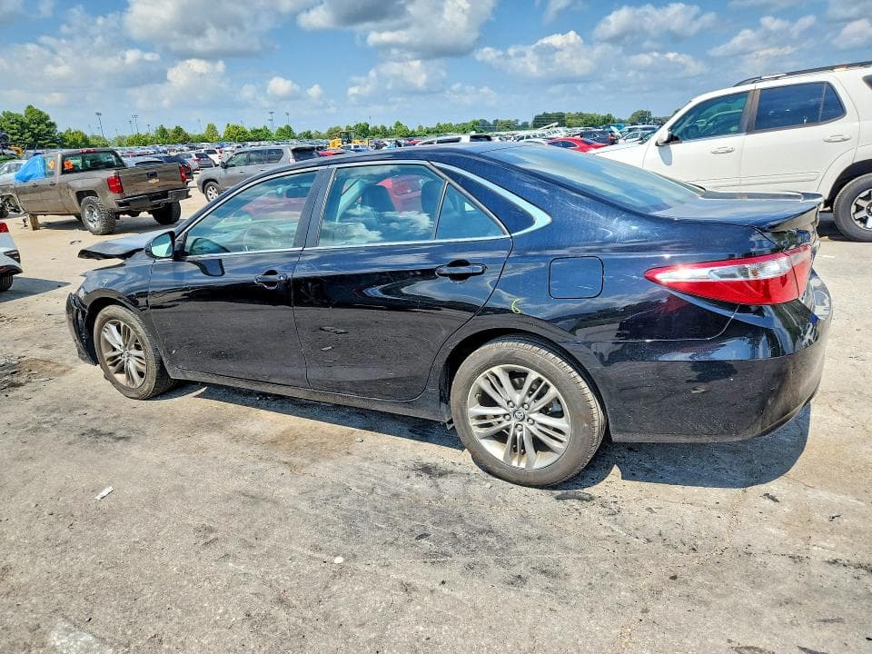 2017 TOYOTA CAMRY SE 2