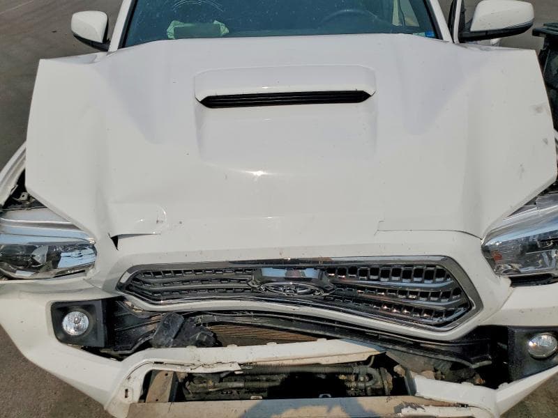 2017 TOYOTA TACOMA TRD SPORT 11