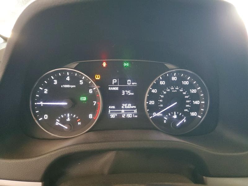 2018 HYUNDAI ELANTRA SE 9