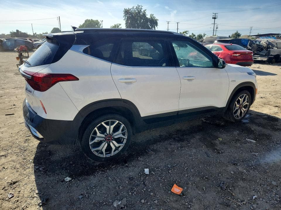 2021 KIA SELTOS S 3