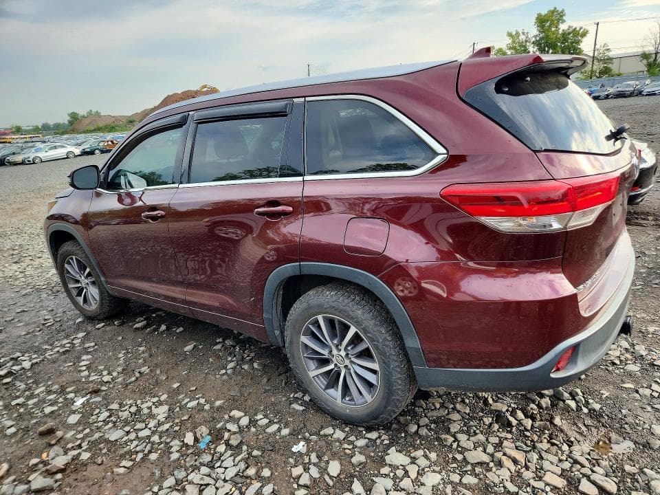 2017 TOYOTA HIGHLANDER XLE 2