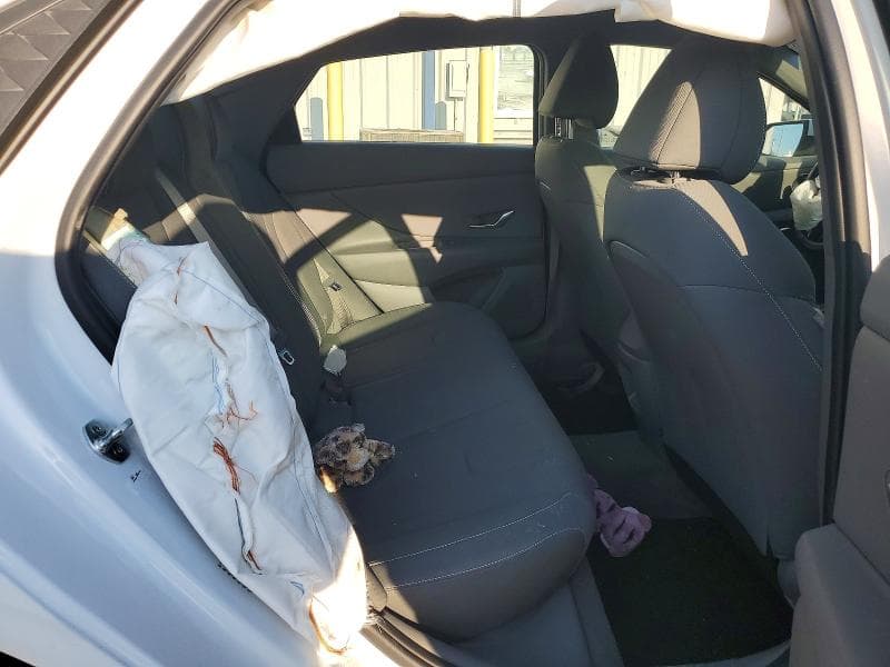 2024 HYUNDAI ELANTRA SEL 10