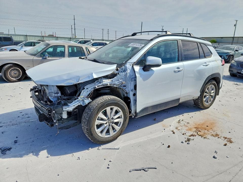 2024 TOYOTA COROLLA CROSS LE