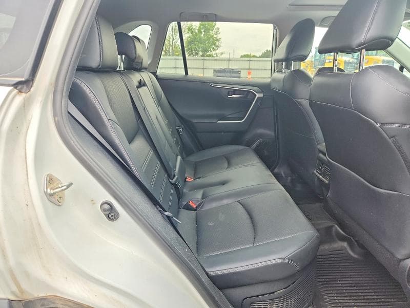2020 TOYOTA RAV4 LIMITED 10