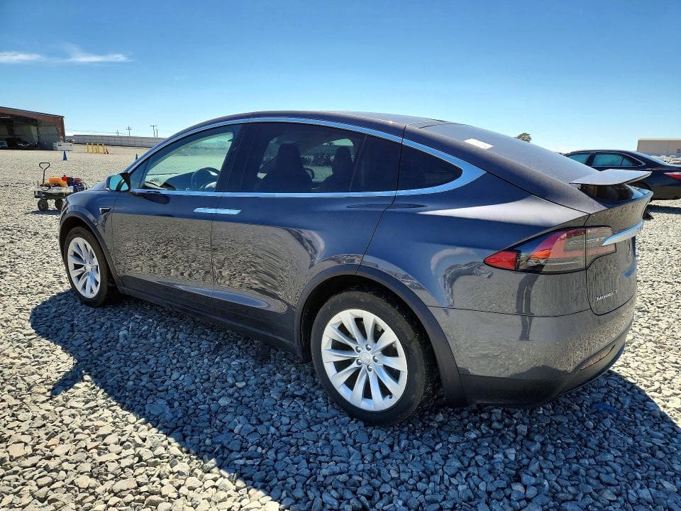 2018 TESLA MODEL X 2