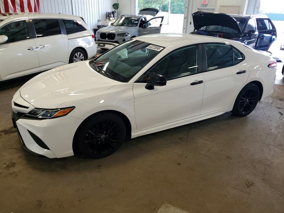 2019 TOYOTA CAMRY SE - 1