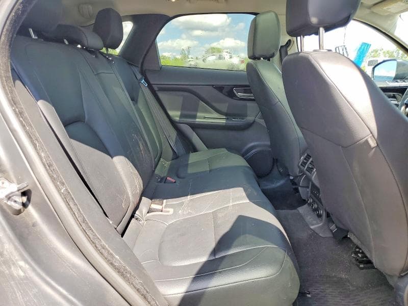 2018 JAGUAR F-PACE PREMIUM 11