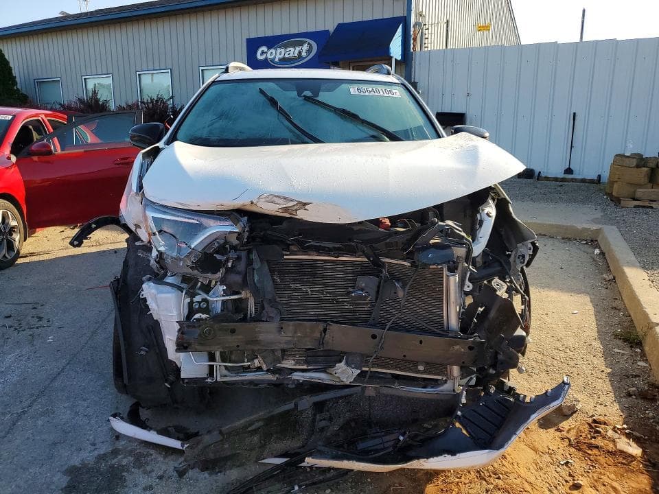2017 TOYOTA RAV4 LE 5