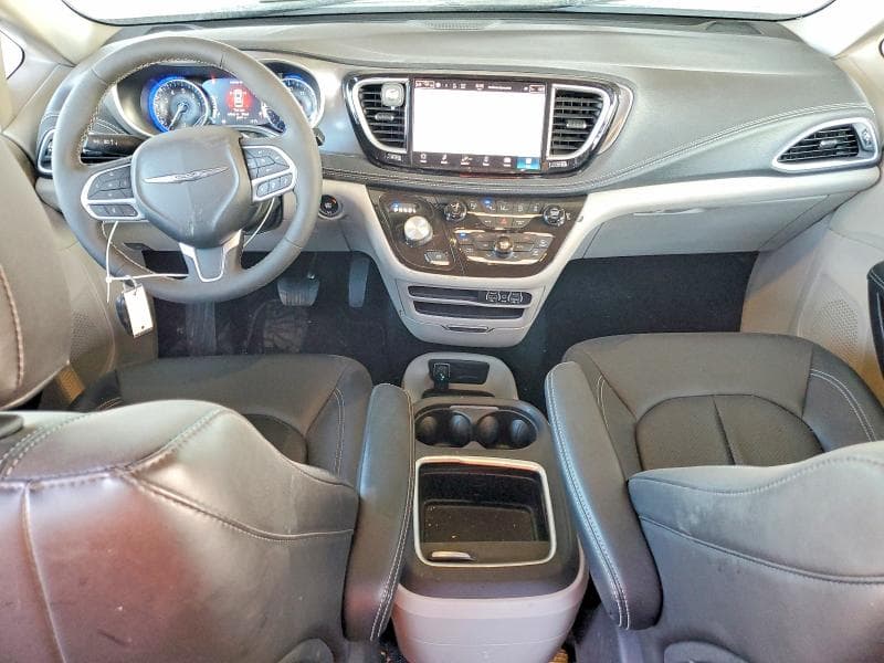 2024 CHRYSLER PACIFICA TOURING L 8