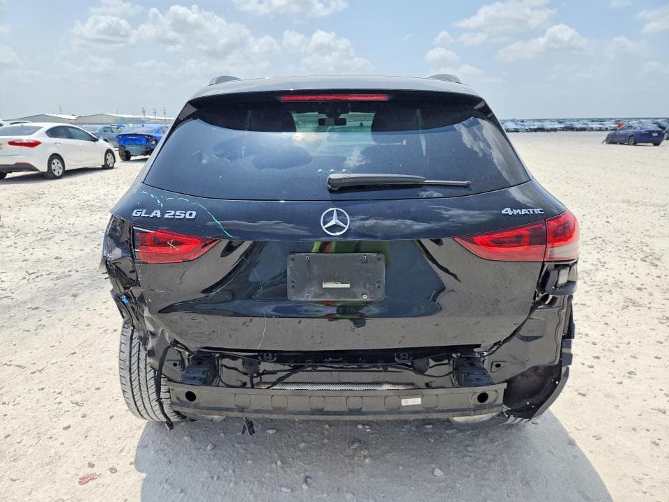 2023 MERCEDES-BENZ GLA 250 4MATIC 6