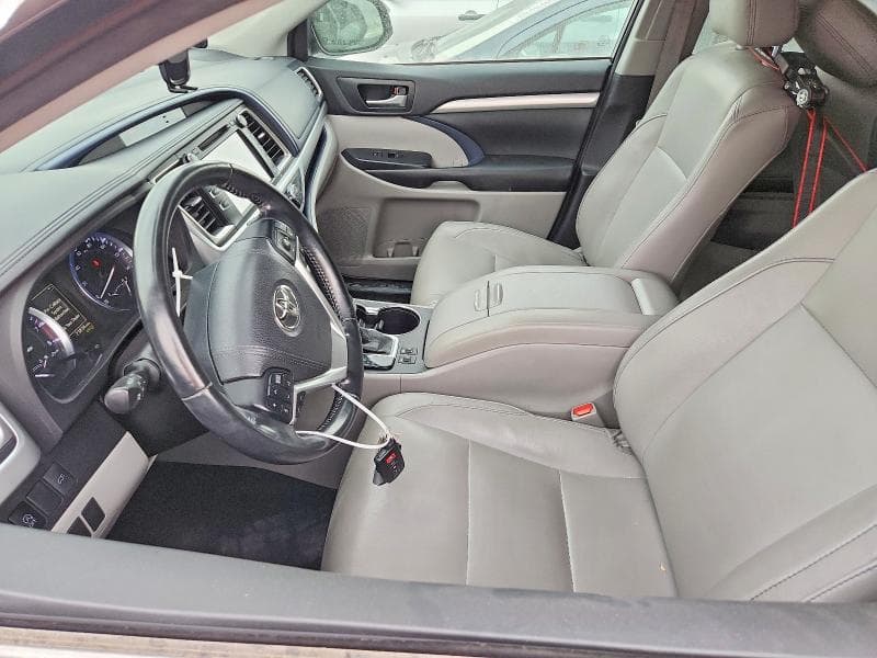 2017 TOYOTA HIGHLANDER XLE 7