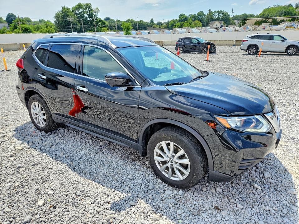 2017 NISSAN ROGUE SV 4