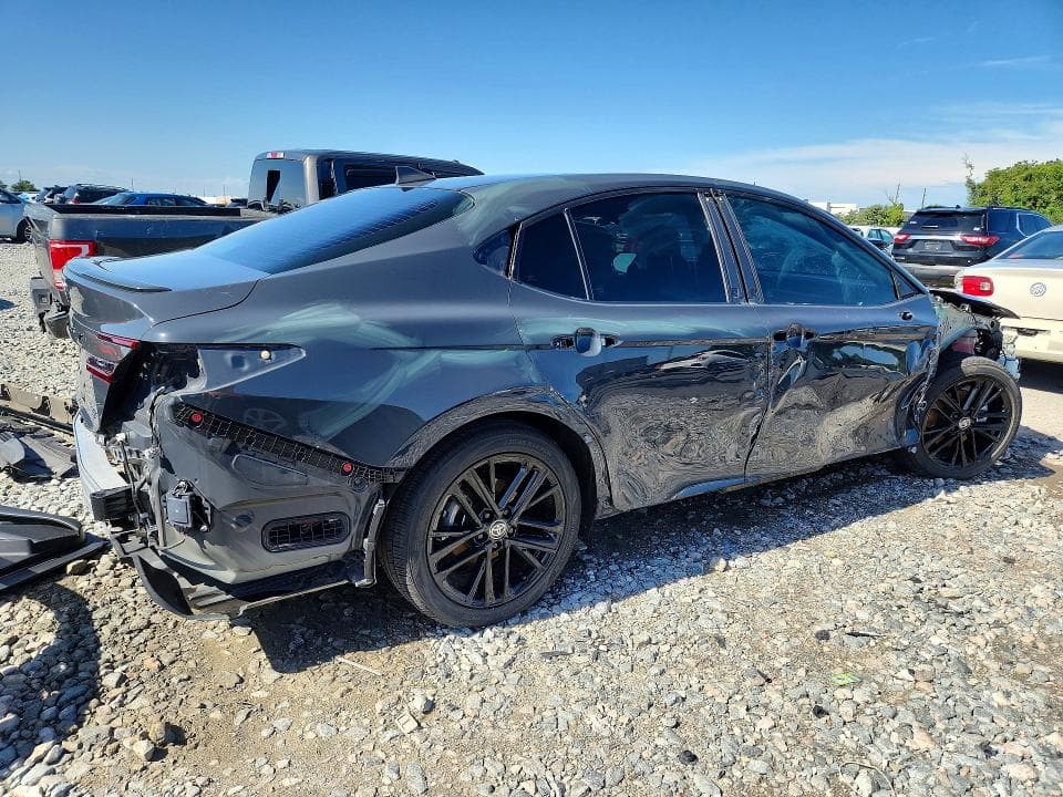 2025 TOYOTA CAMRY SE 3