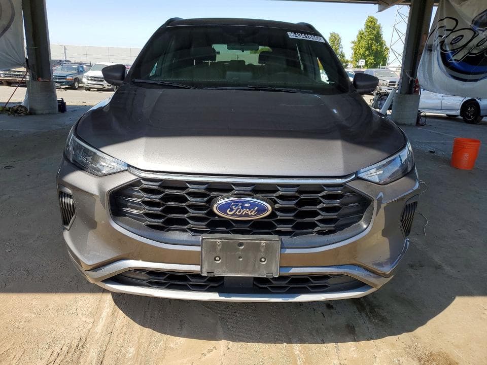 2023 FORD ESCAPE ST LINE 5