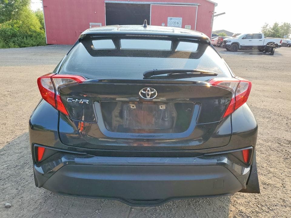 2021 TOYOTA C-HR LE 6