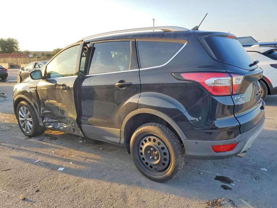 2018 FORD ESCAPE TITANIUM 2
