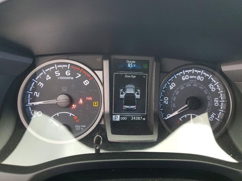 2022 TOYOTA TACOMA SR V6 9