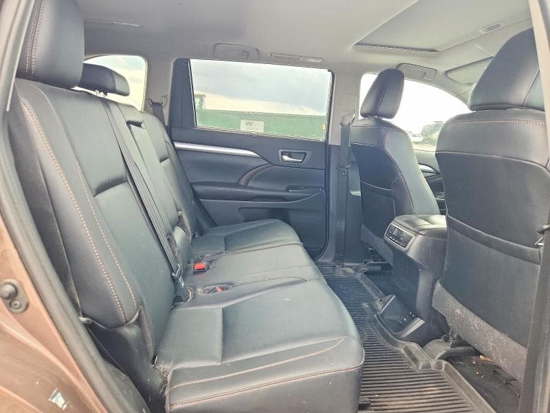 2019 TOYOTA HIGHLANDER HYBRID XLE 11