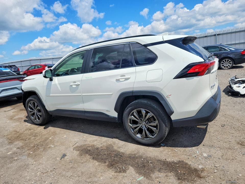 2022 TOYOTA RAV4 XLE PREMIUM 2