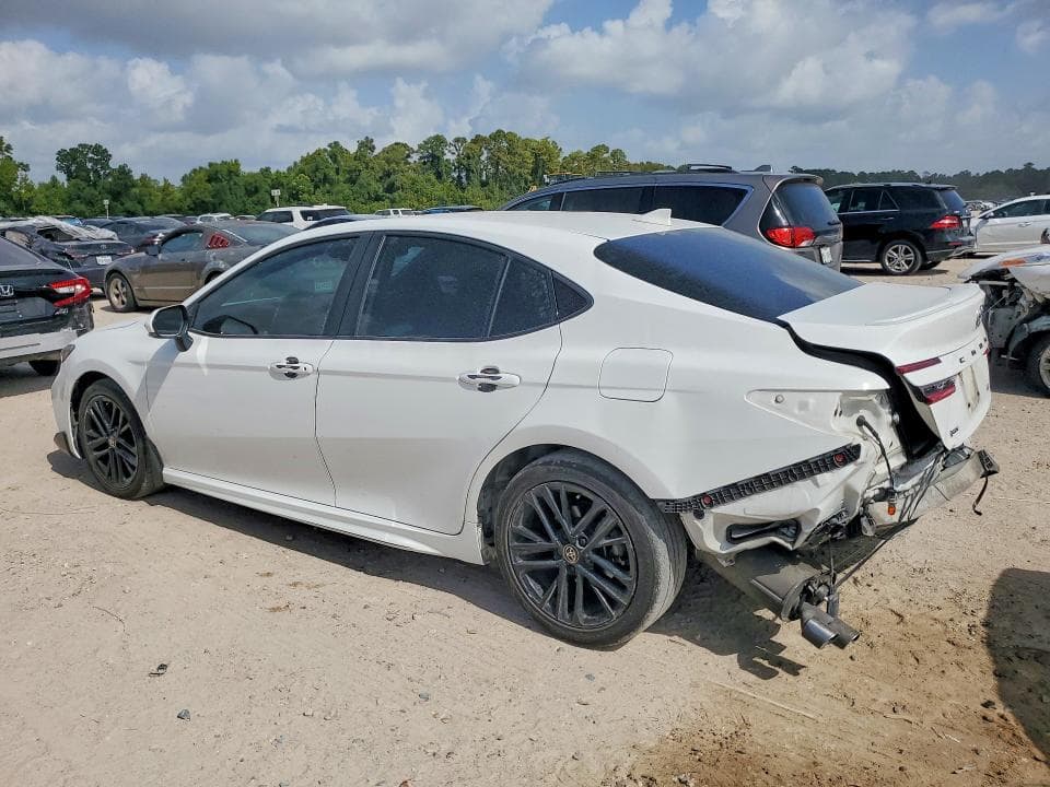 2025 TOYOTA CAMRY SE 2