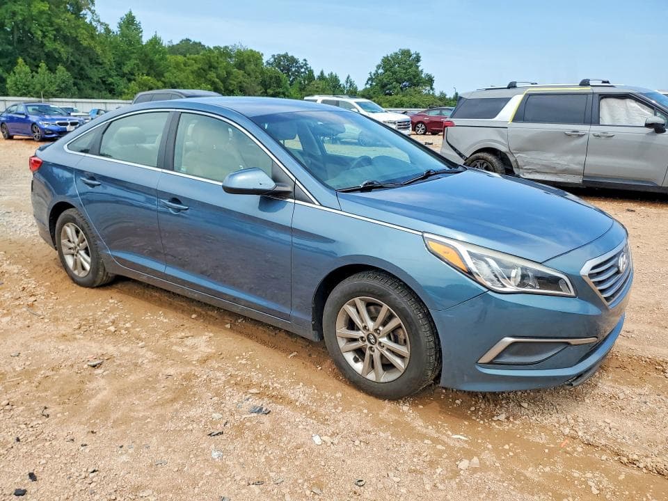 2017 HYUNDAI SONATA SE 4