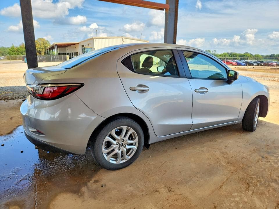 2017 TOYOTA YARIS IA BASE 3